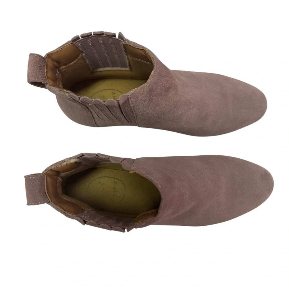 Jack Rogers Women's Liddy Stone Suede Scallop Chelsea Ankle Waterproof Bootie 9